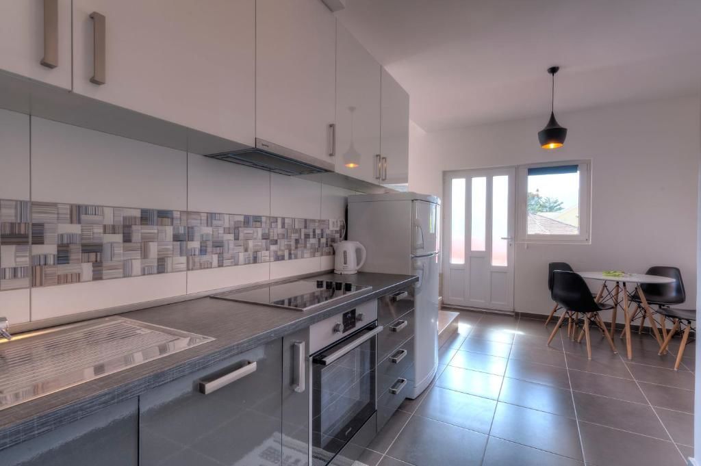 Апартаменты Apartments Delfin Тиват